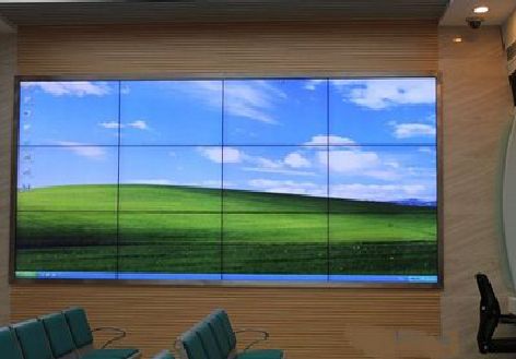 宁强液晶拼接屏的另类用法。